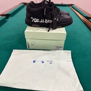 Off-White- Out of office for walking low top